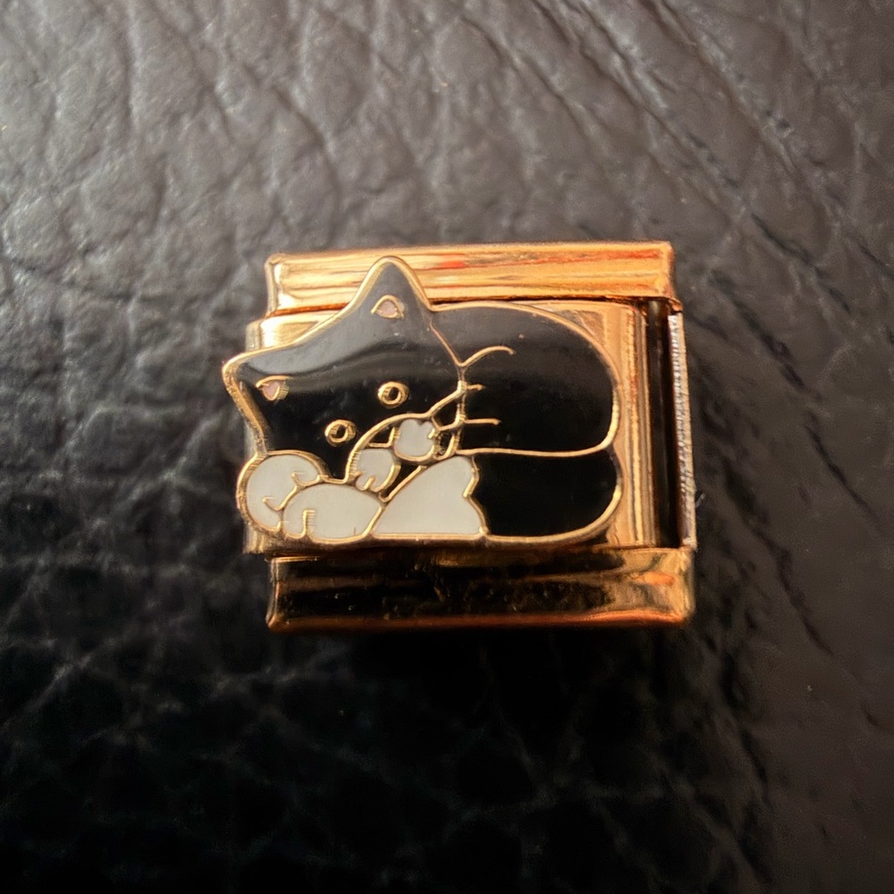 Sleeping Cat Italian Charm – Black & White Gold Tone